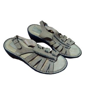 Clark's Sandals Size 8M Tan Artisan Leather Beach Boho Festival Hippie Resort